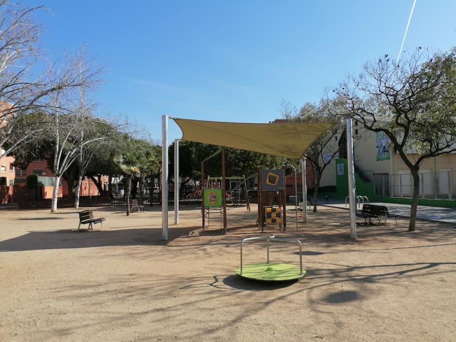 Piso Pl 2B, 20Min Plaza Cataluna Sant Adria de Besos Exterior photo